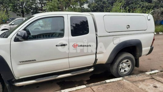 TOYOTA TACOMA