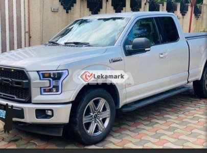 FORD LARIAT 2017