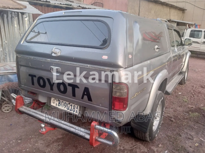 Toyota Hilux 2003 Silver
